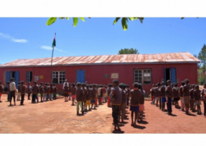 Image L’ADDUCTION D’EAU ACCROÎT L’EFFICACITÉ D’UNE ÉCOLE MALGACHE