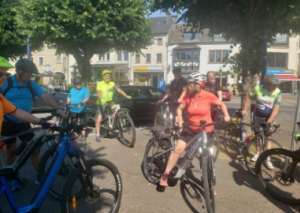 Image À PIED ET À VÉLO, POUR SENSIBILISER À LA MALADIE DE PARKINSON