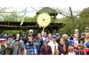 Image DES ENFANTS UKRAINIENS AU ZOO